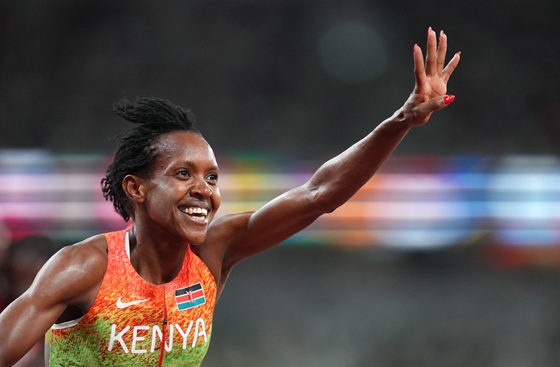 Katzberg sets championships record, Kipyegon wins 4th 1500m title