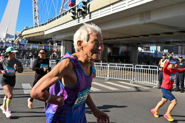 Marathon journey of 74-year-old ´one-armed grandpa´ Marathon journey of 74-year-old ´one-armed grandpa´