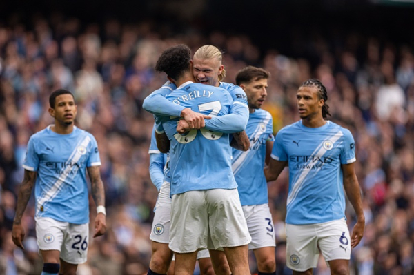 Man City leave it late, Sunderland fights back in Premier League Man City leave it late, Sunderland fights back in Premier League