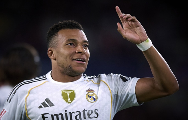 Mbappe hints at ´fourth striker´ role in Real Madrid Mbappe hints at ´fourth striker´ role in Real Madrid