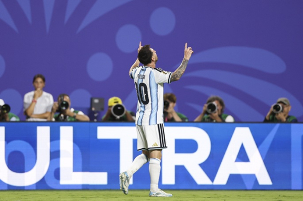 Messi ties WC mark as Argentina rout Algeria Messi ties WC mark as Argentina rout Algeria