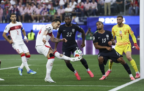 Japan draw with Sweden to set up Brazil clash in knockout stage