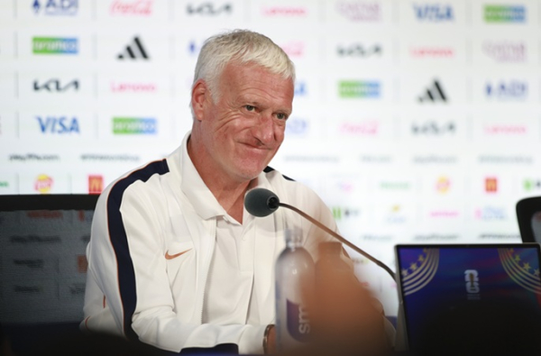 France coach Deschamps says Spain is World Cup favourite France coach Deschamps says Spain is World Cup favourite