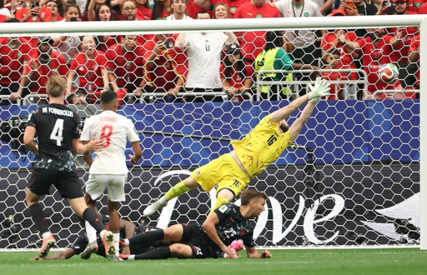Morocco reach WC quarterfinals after 3-0 win over Canada Morocco reach WC quarterfinals after 3-0 win over Canada